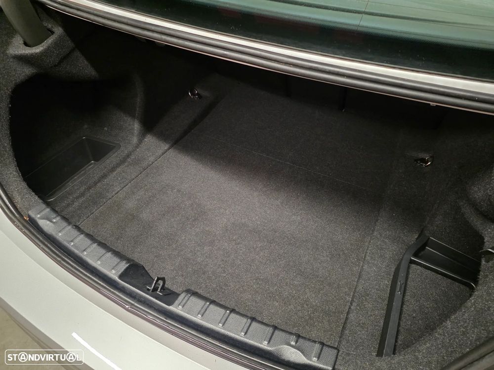 BMW 320 d Aut. Luxury Line - 8