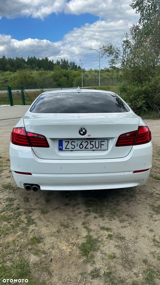 BMW Seria 5 520d xDrive - 11