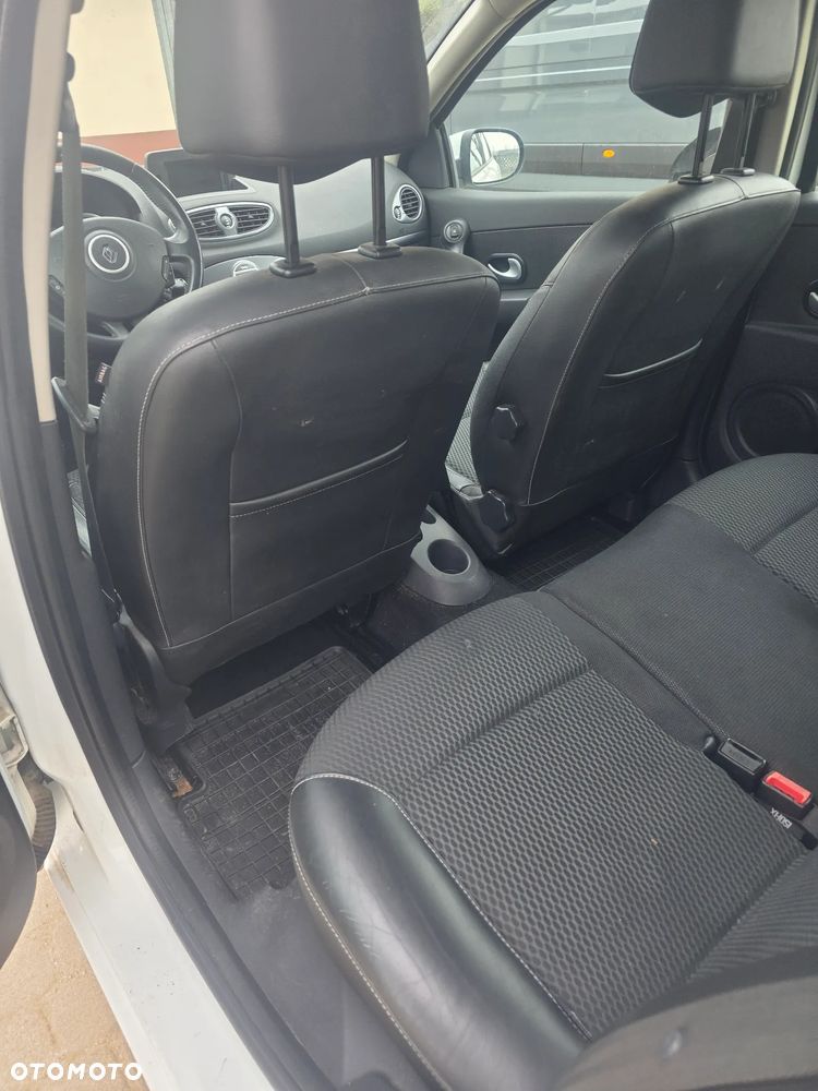 Renault Clio - 19