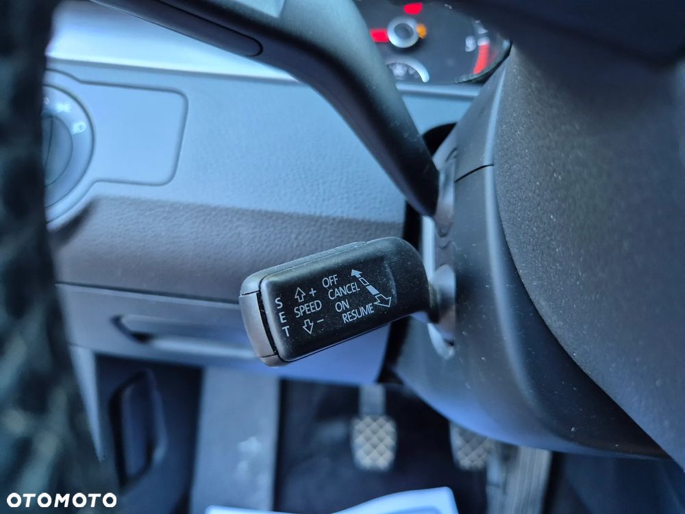 Volkswagen Passat 2.0 TDI Highline - 18