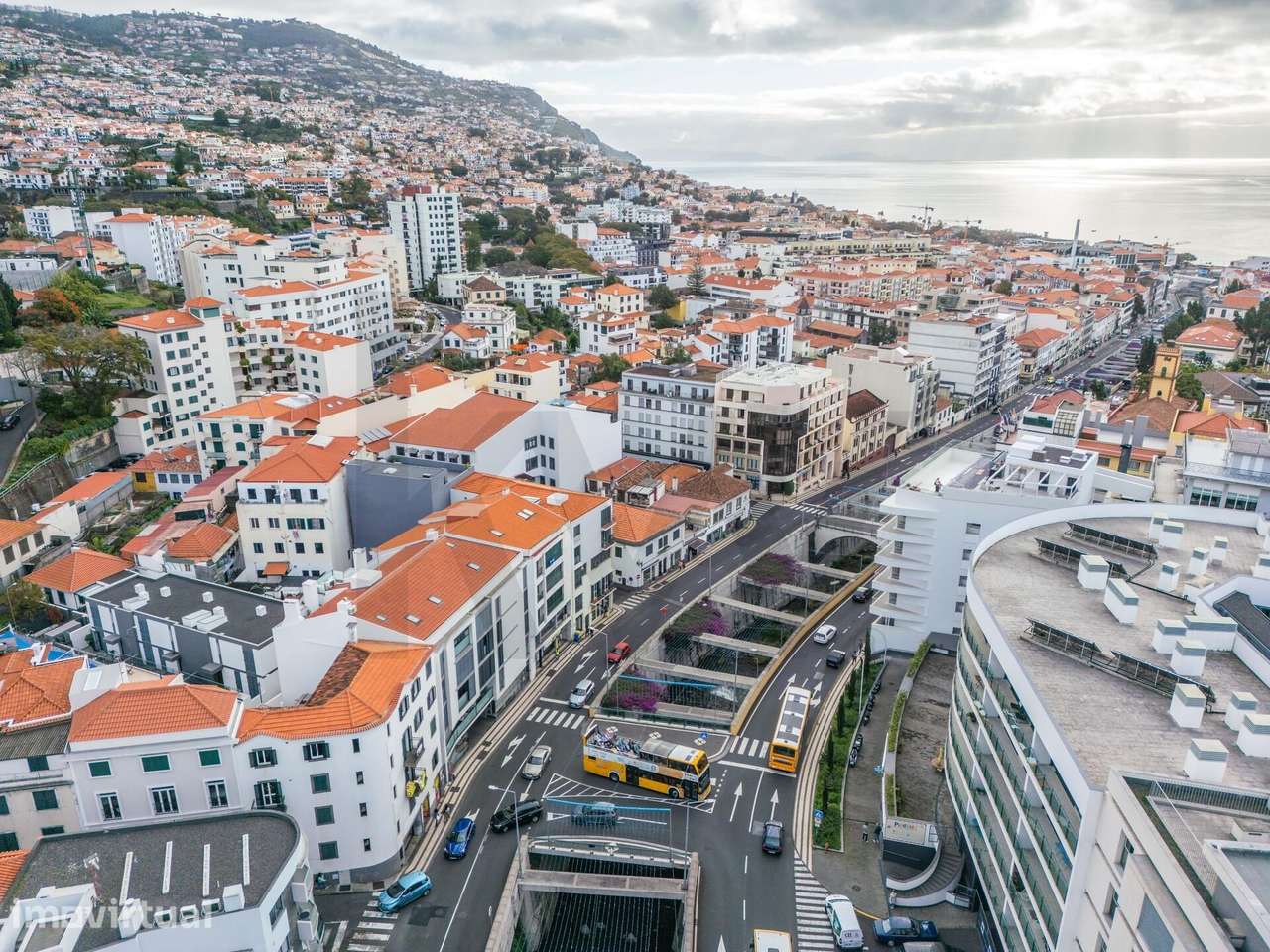 Prédio localizado no Centro Histórico do Funchal - Grande imagem: 3/27