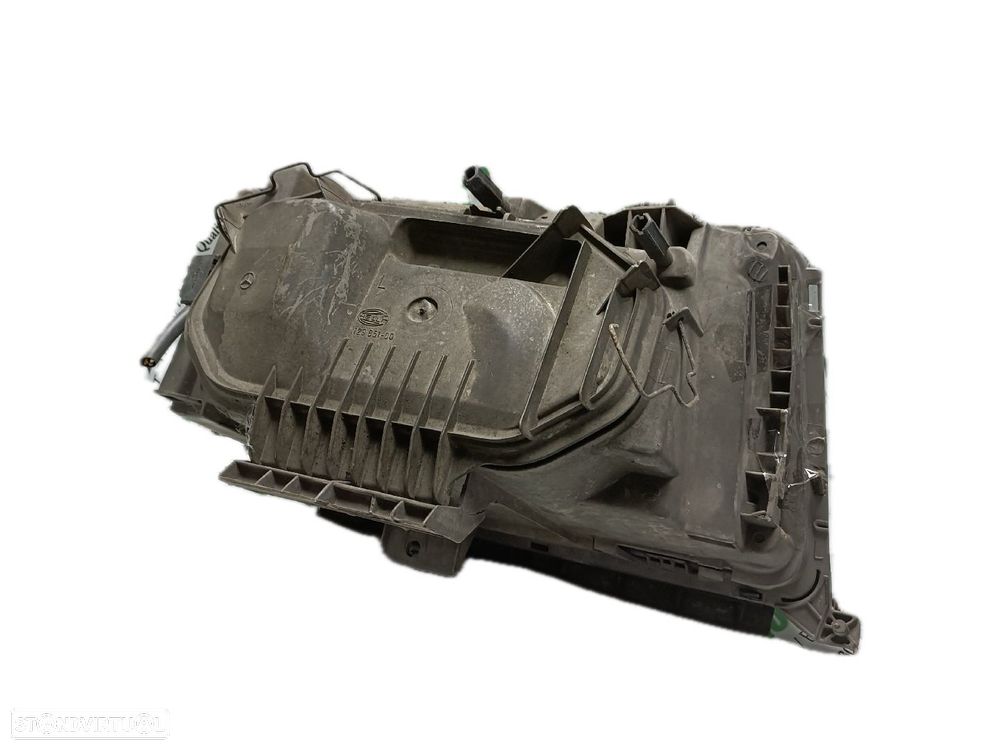Farol Esq Mercedes-Benz Três Volumes (W124) - 3