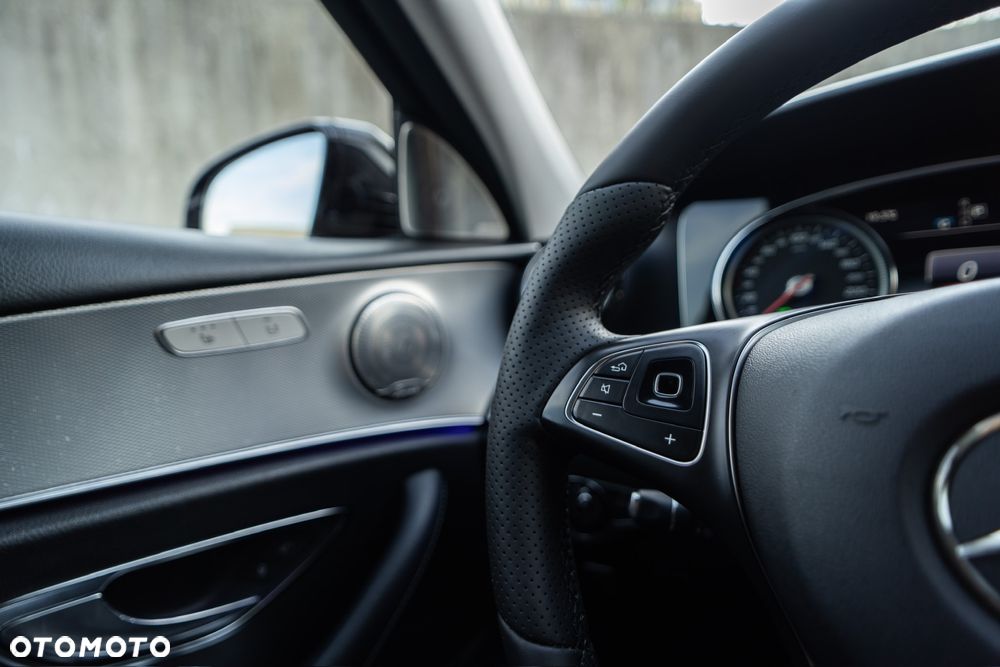 Mercedes-Benz Klasa E 220 d T 9G-TRONIC Avantgarde - 12