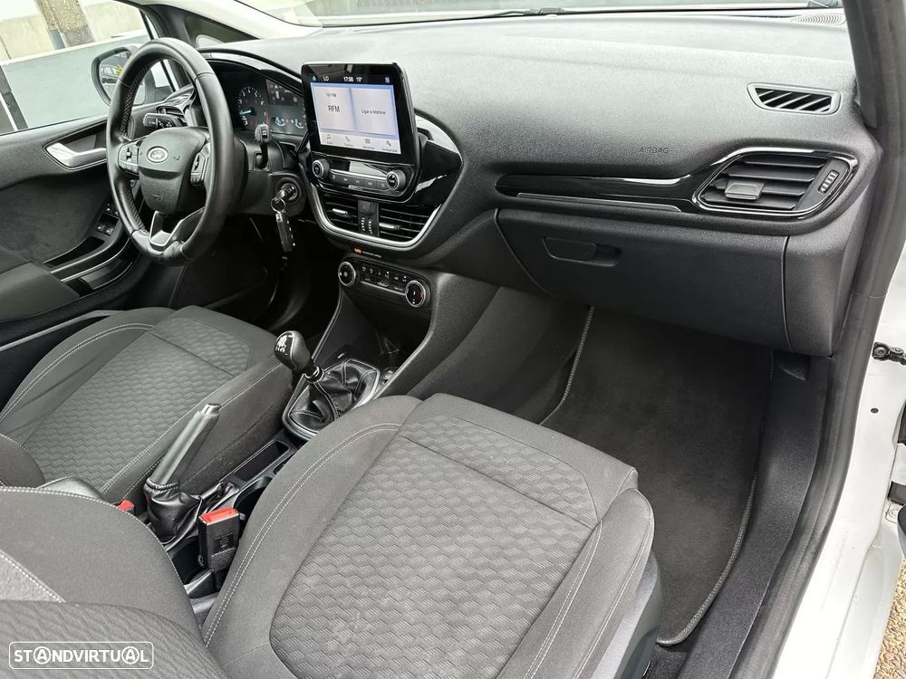 Ford Fiesta 1.0 EcoBoost Hybrid S&S TITANIUM - 44