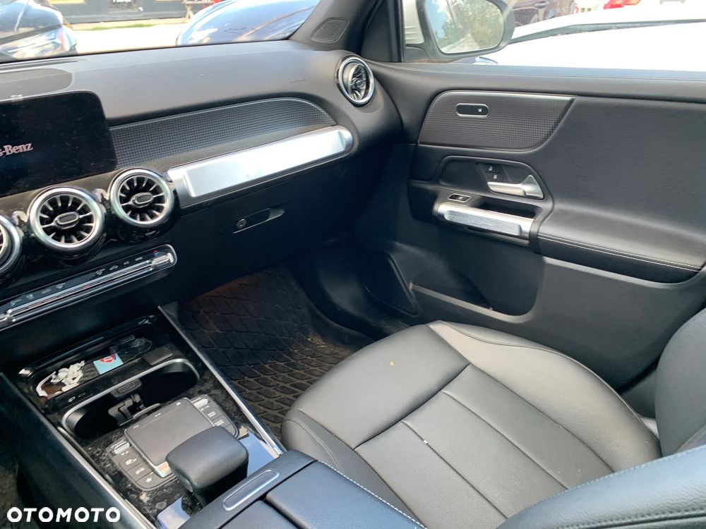 Mercedes-Benz GLB 250 4Matic 8G-DCT - 10