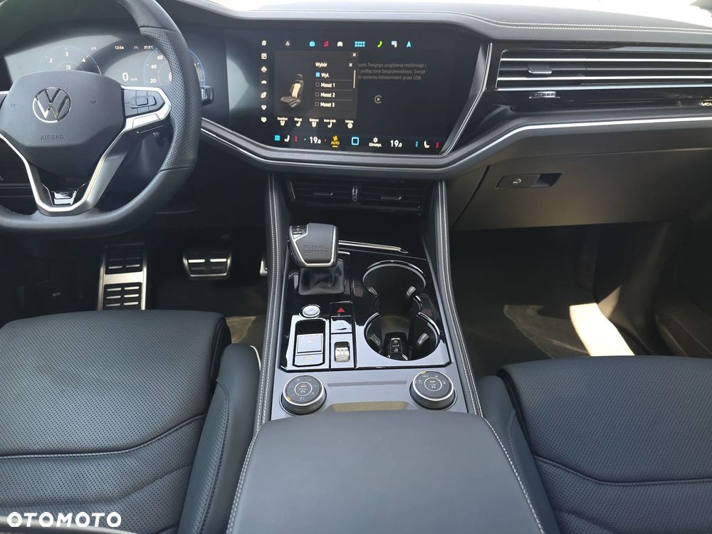 Volkswagen Touareg 3.0 V6 TDI 4Motion R-Line Final Edition - 19