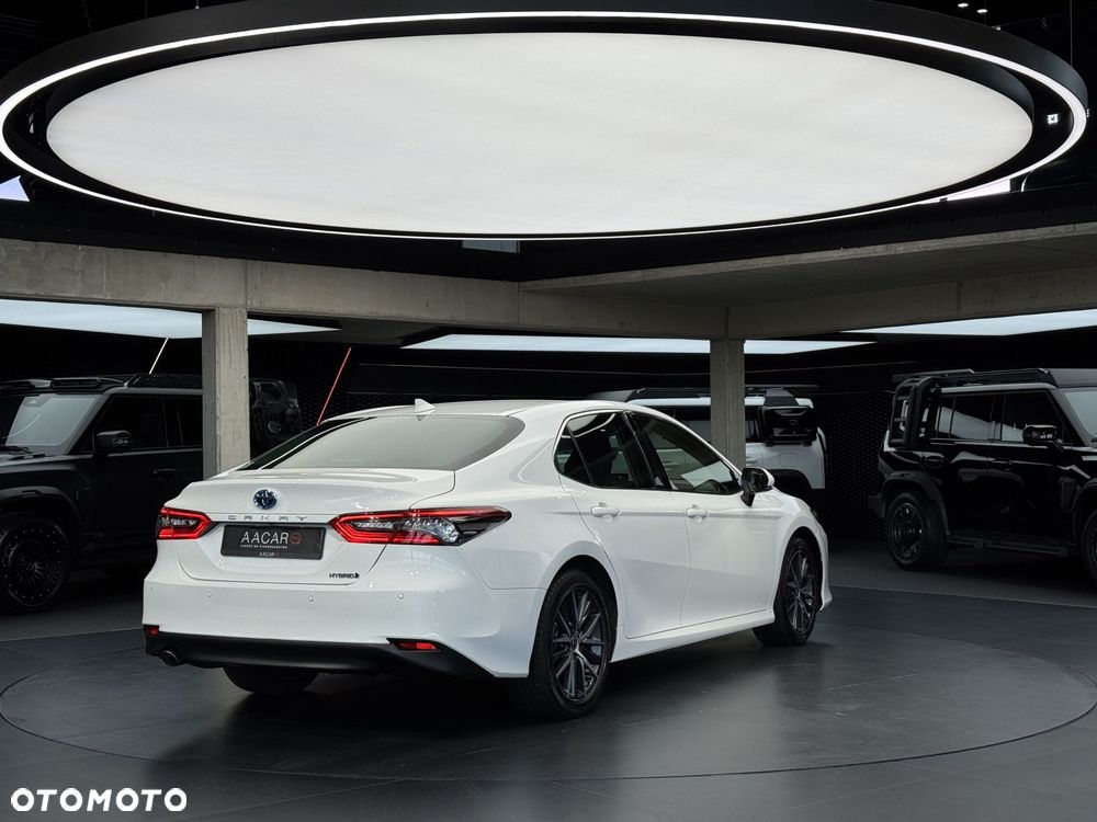 Toyota Camry 2.5 Hybrid Executive CVT - 6