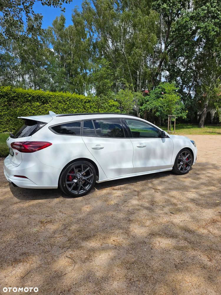 Ford Focus 2.3 EcoBoost ST - 15