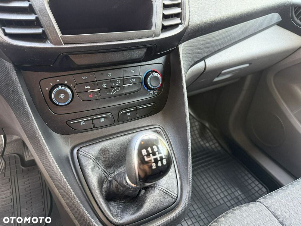 Ford Transit Connect - 19