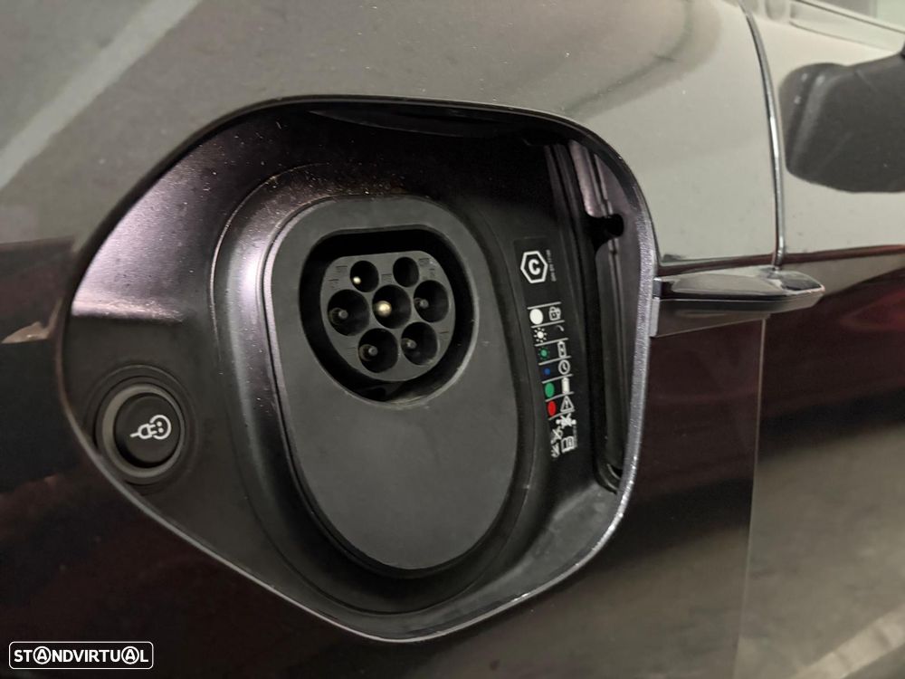 Porsche Taycan Standard - 30