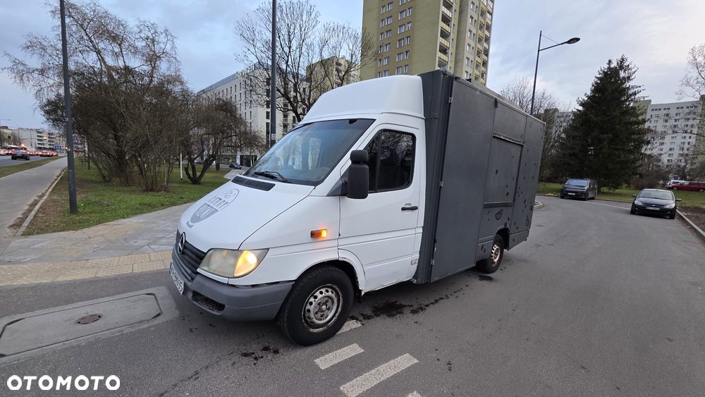 Mercedes-Benz Sprinter - 24