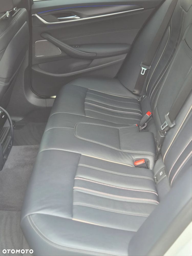 BMW Seria 5 520d MHEV M Sport sport - 7