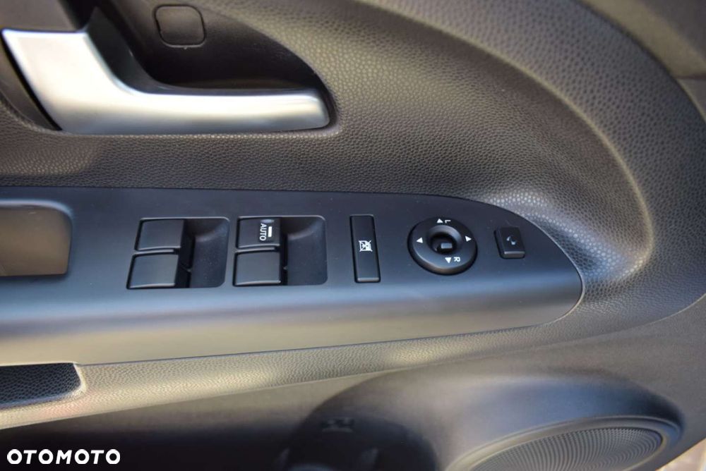 Kia Venga - 18