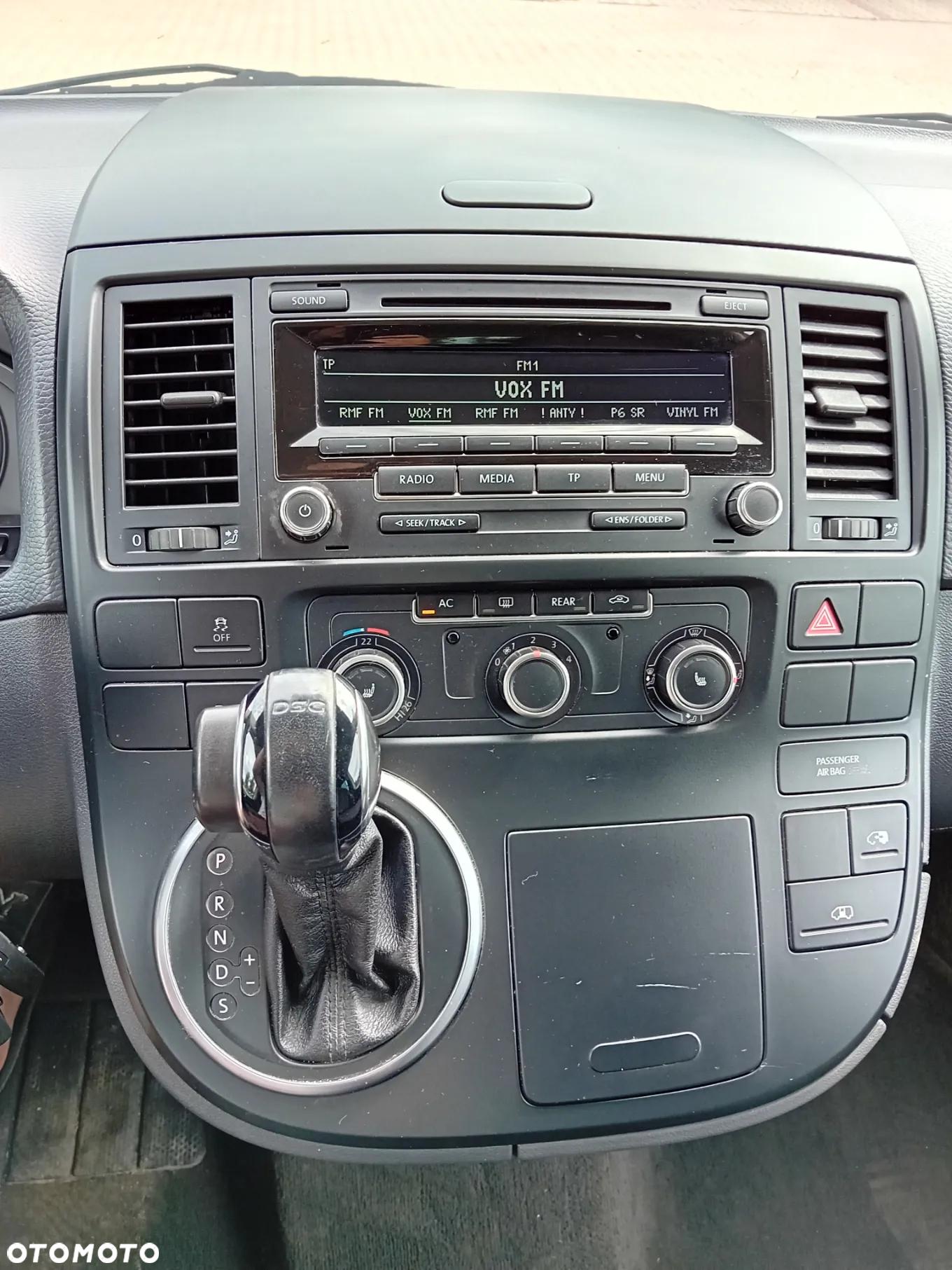Volkswagen Multivan - 10
