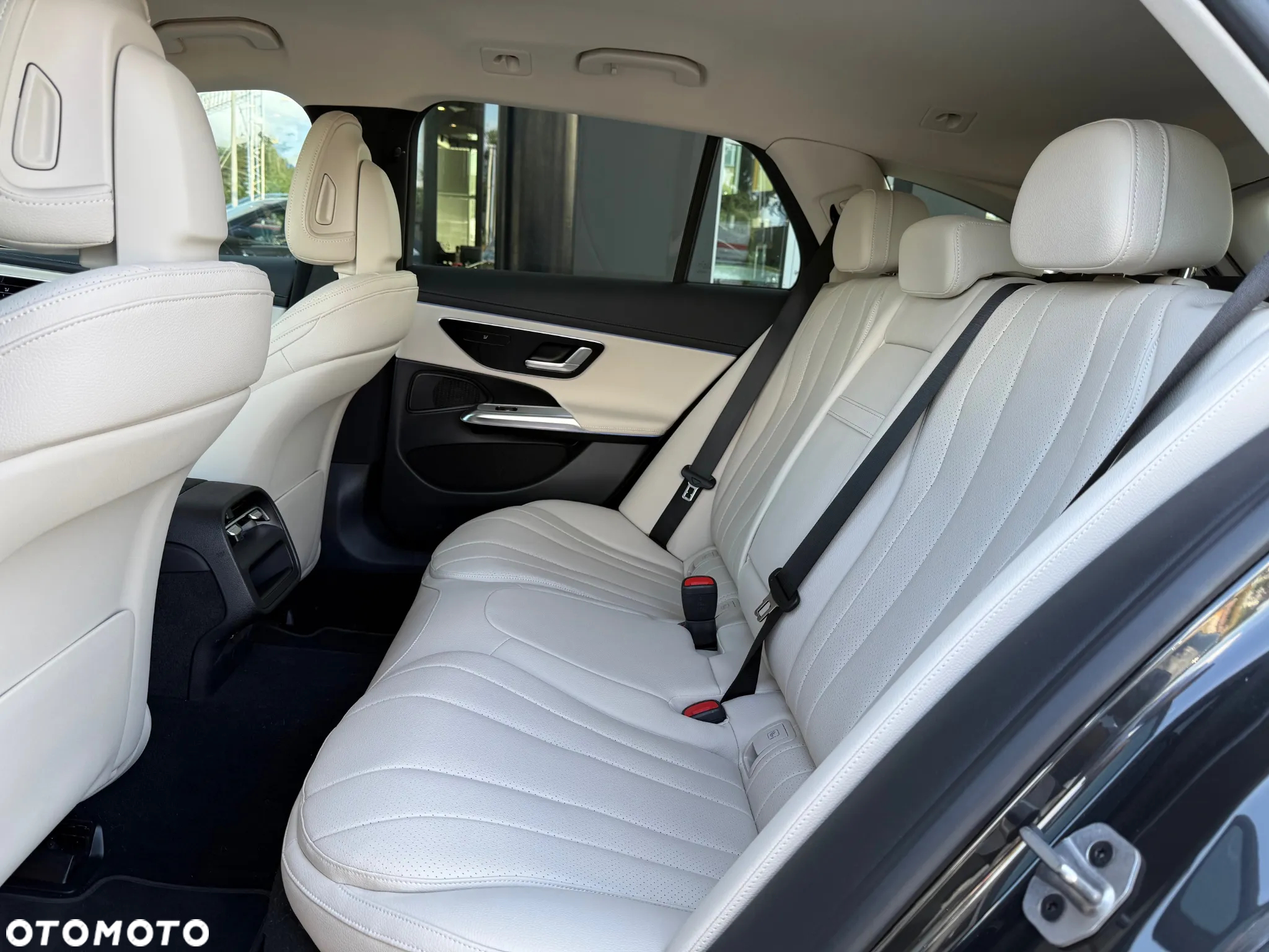 Mercedes-Benz Klasa E 300 de PHEV 4-Matic All-Terrain Avantgarde 9G-Tronic - 15