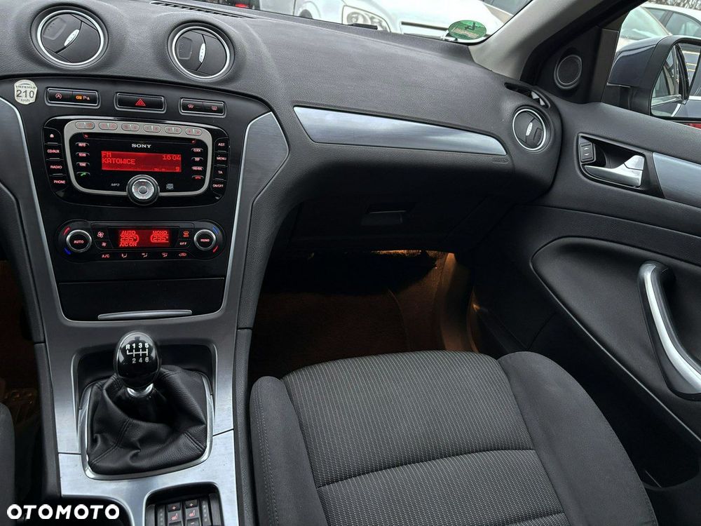 Ford Mondeo - 25