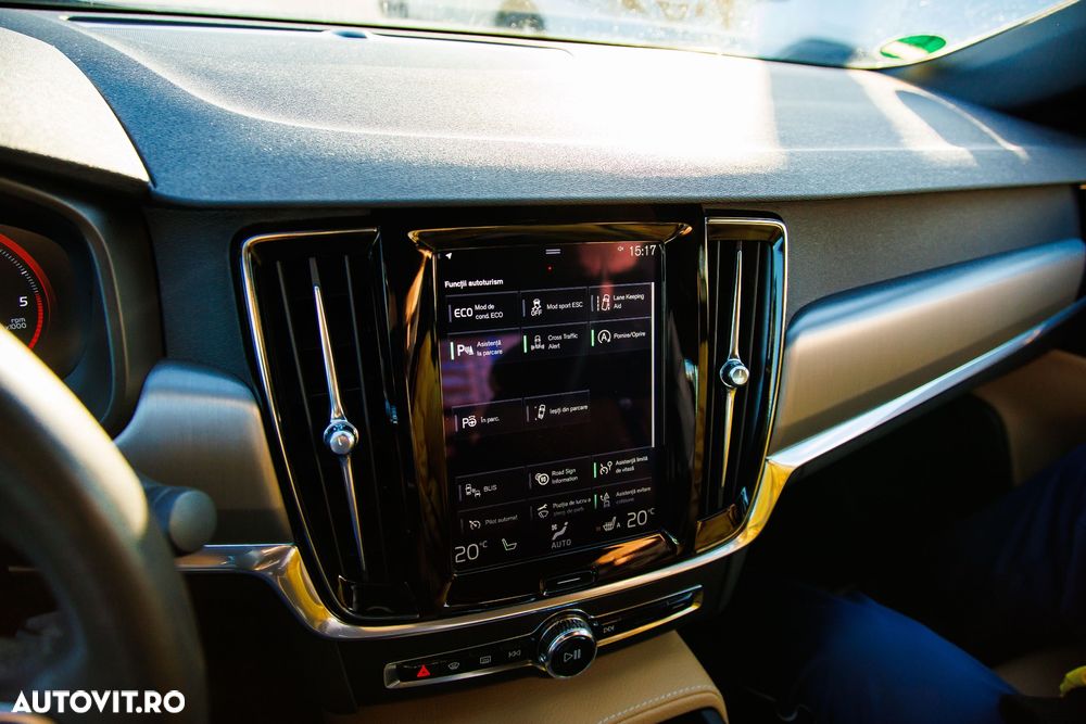 Volvo S90 D5 AWD Geartronic Momentum Pro - 13
