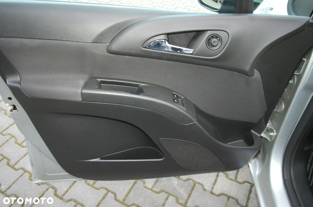 Opel Meriva - 28