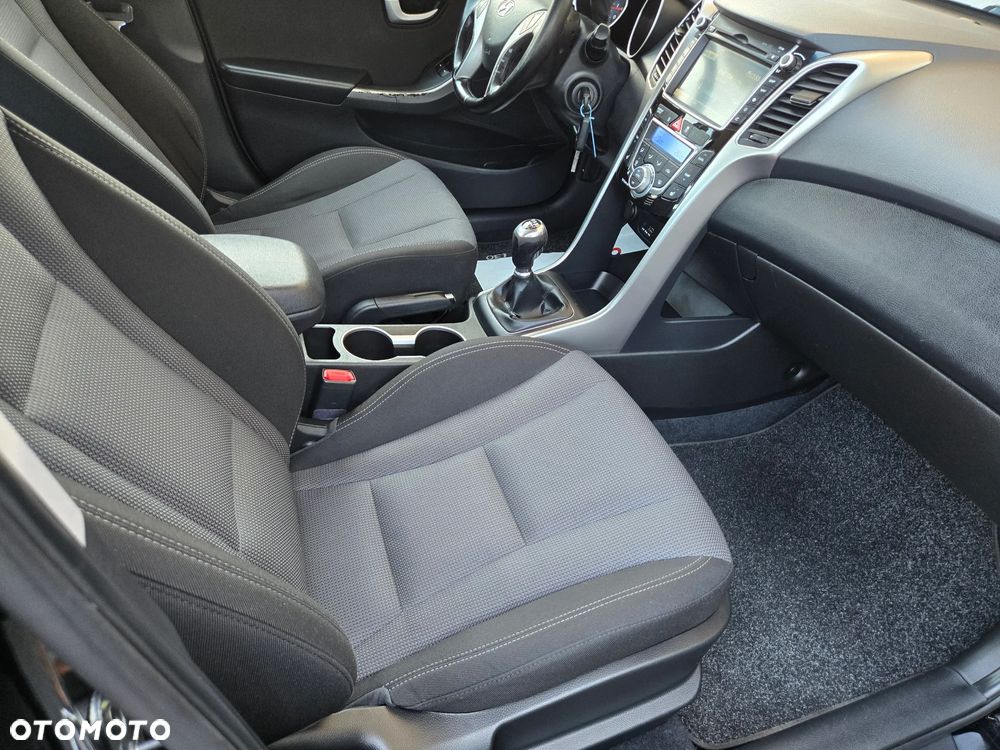 Hyundai i30 1.6 GDI Premium - 12