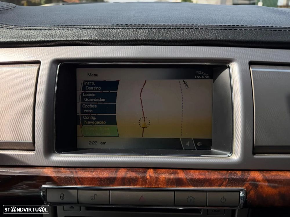 Jaguar XF 2.7 D V6 Premium Luxury - 21