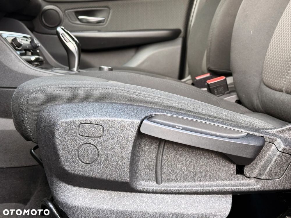 BMW Seria 2 218i - 28