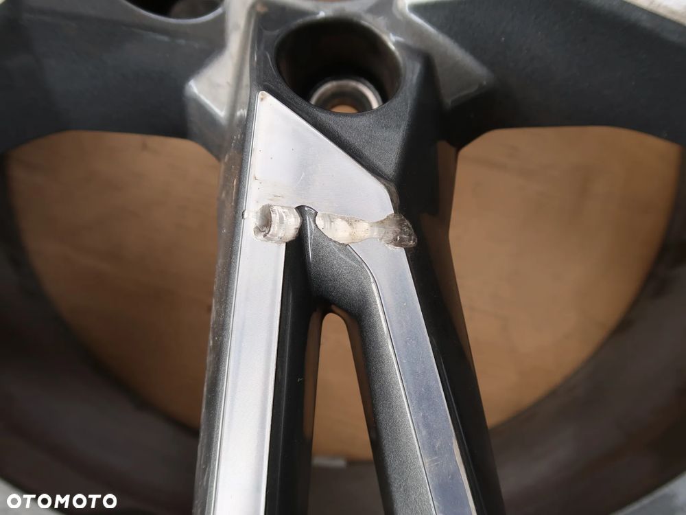 Z7 Felga Audi Q5 80a601025R 8x19et39 - 3