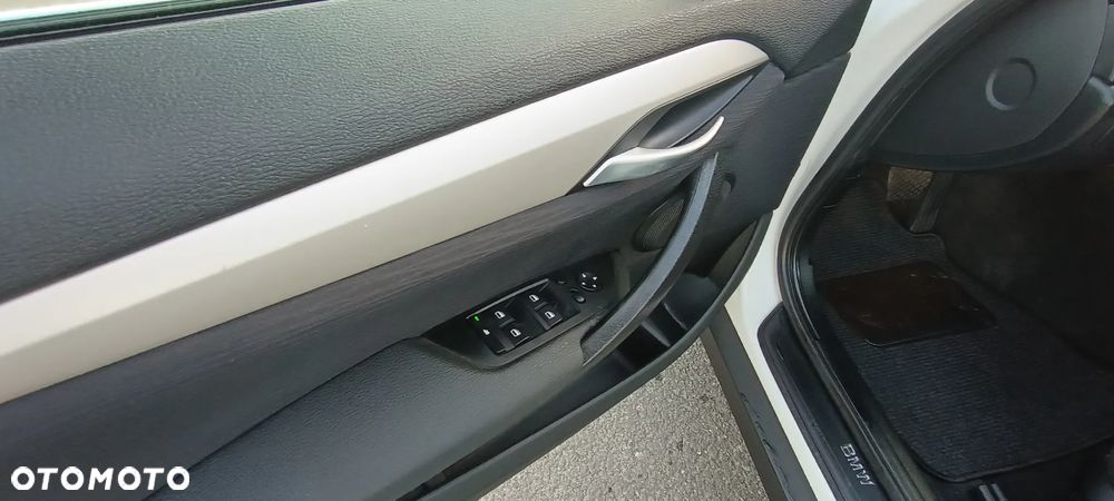 BMW X1 sDrive18d Sport Line - 14