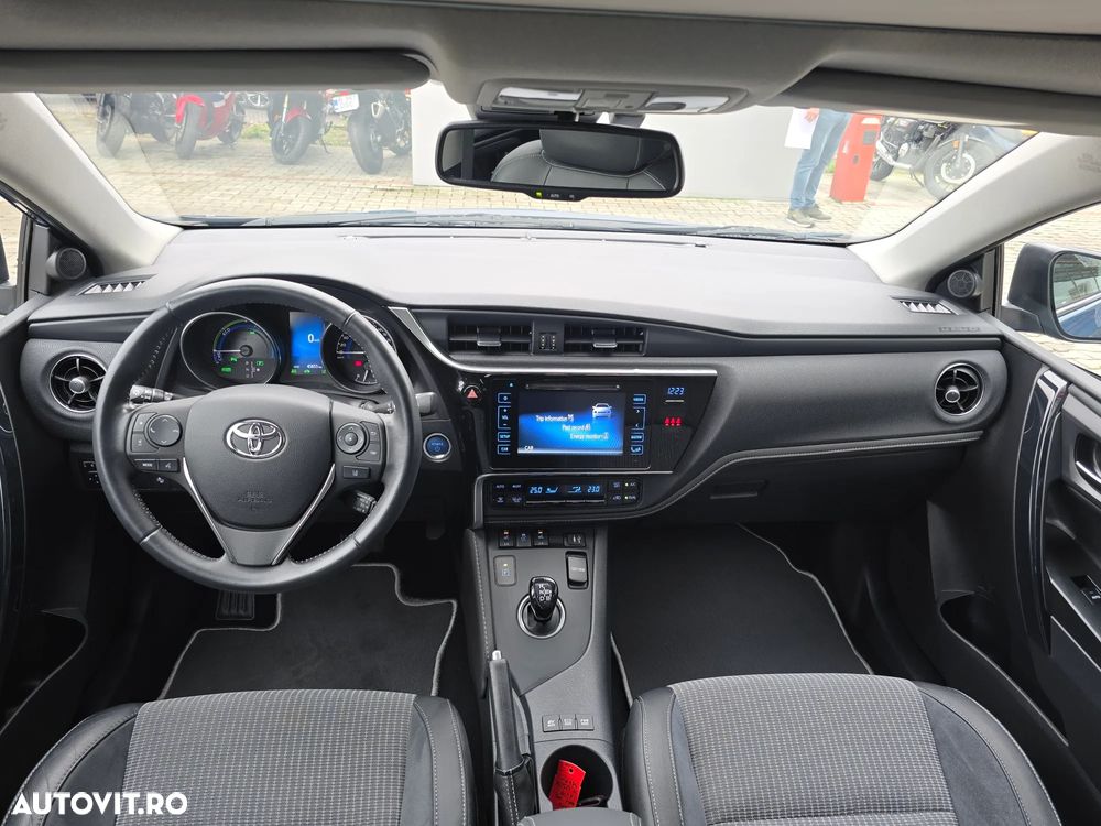 Toyota Auris 1.8 L VVT-i Hybrid Sol - 13