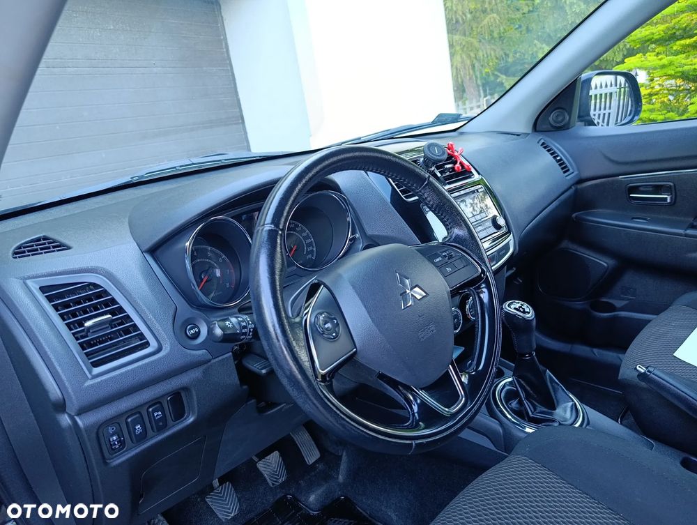 Mitsubishi ASX - 10