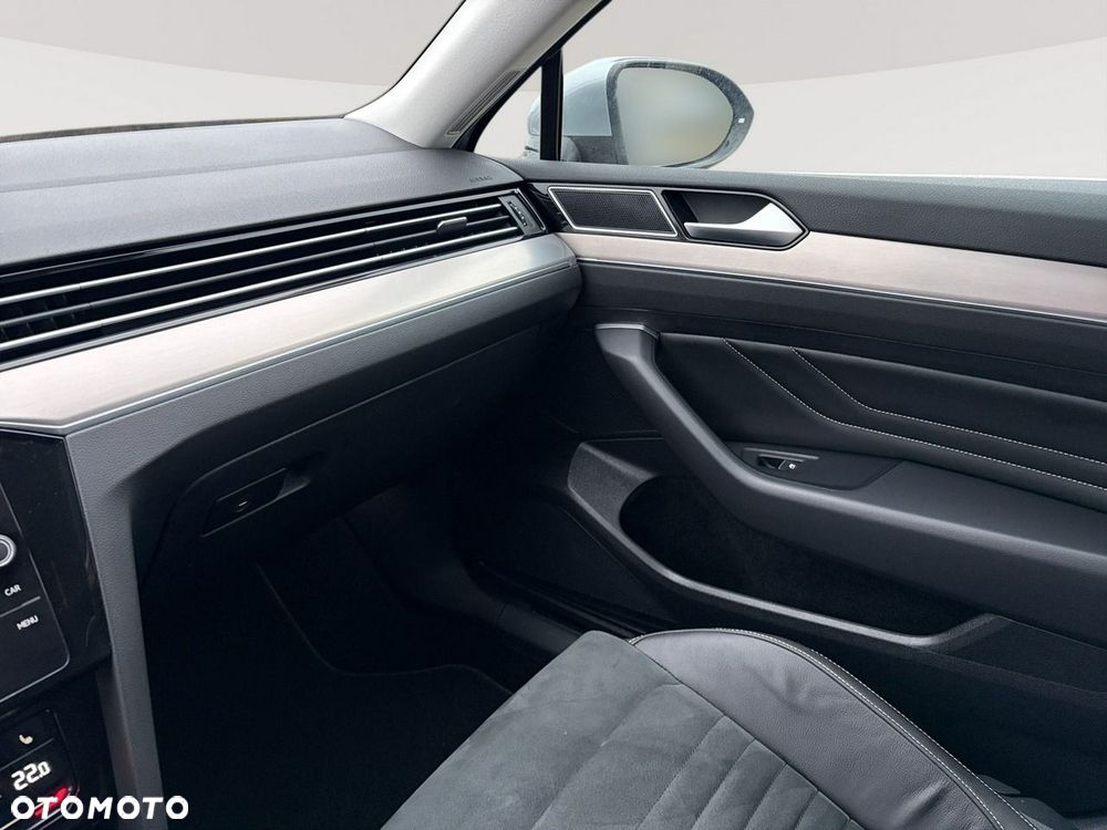 Volkswagen Passat - 25