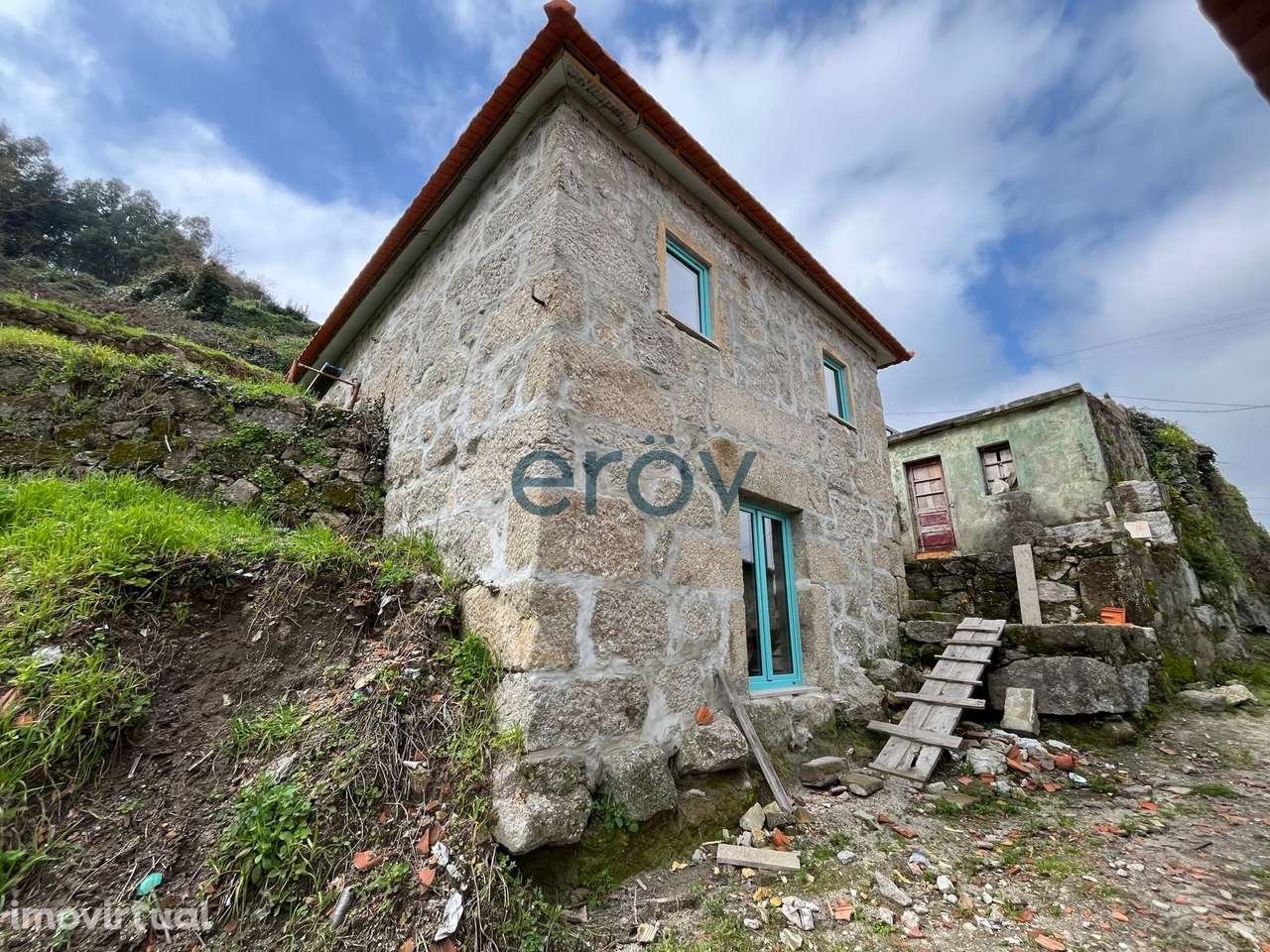 Moradia para Reabilitação com Terreno e Vista Panorâmica - Grande imagem: 2/36