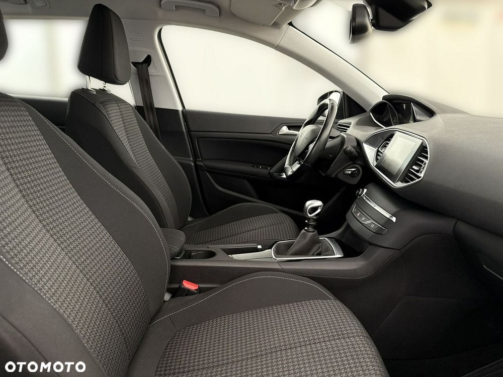 Peugeot 308 - 23