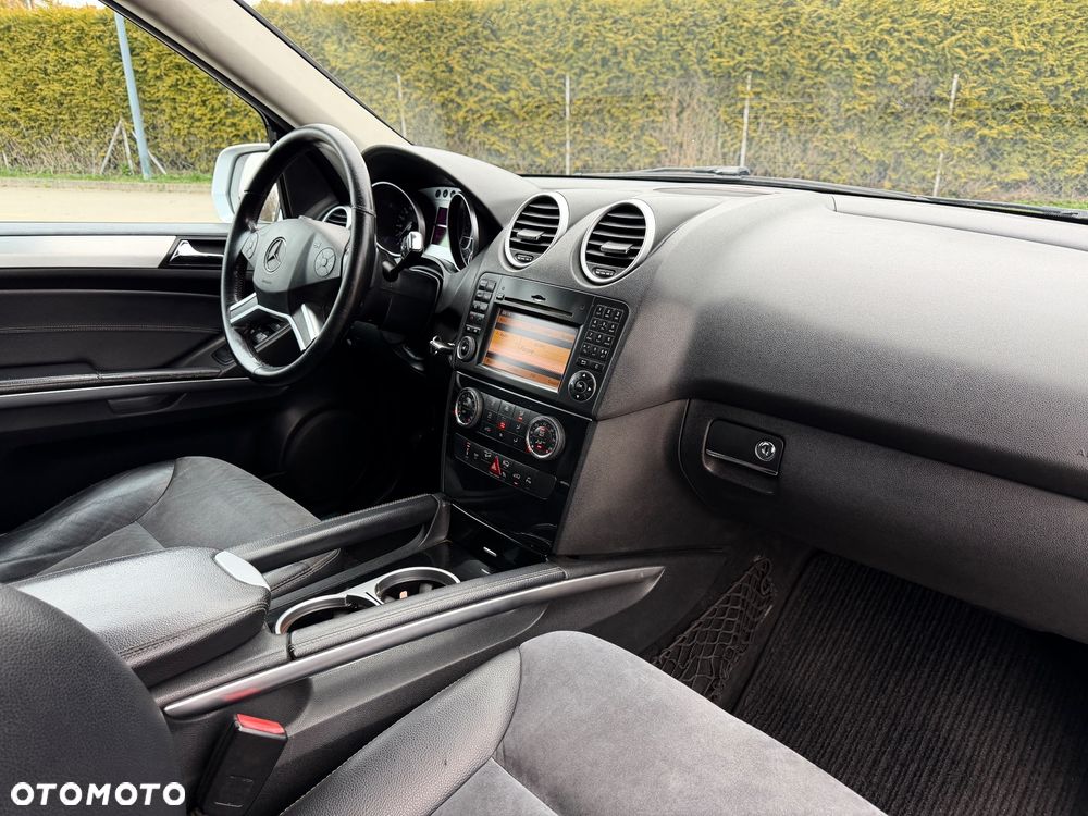 Mercedes-Benz ML - 7