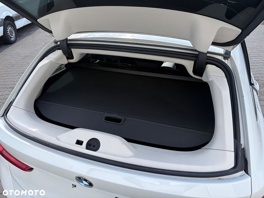 BMW Seria 3 316d mHEV - 23
