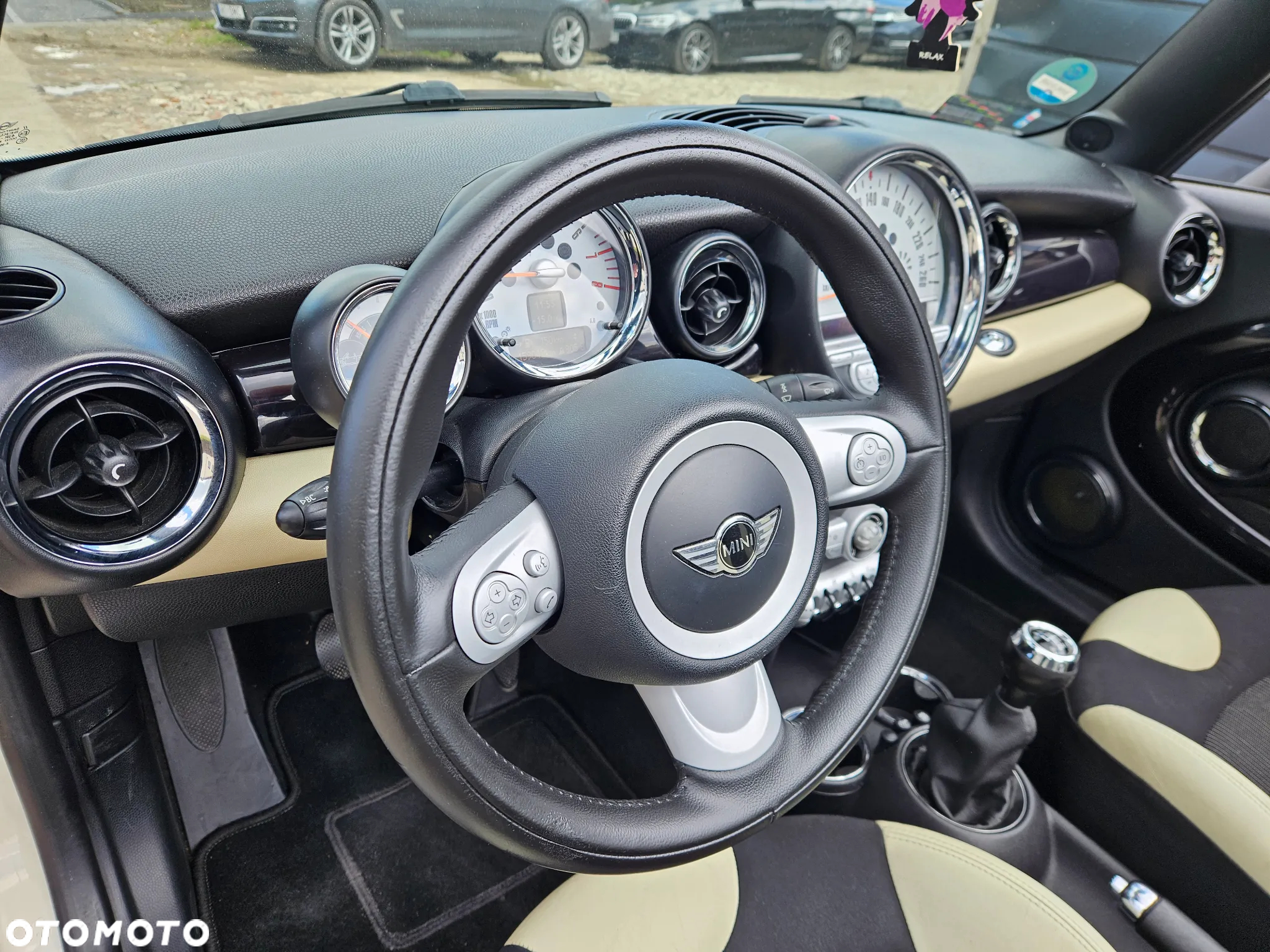 MINI Cooper Cabrio - 38