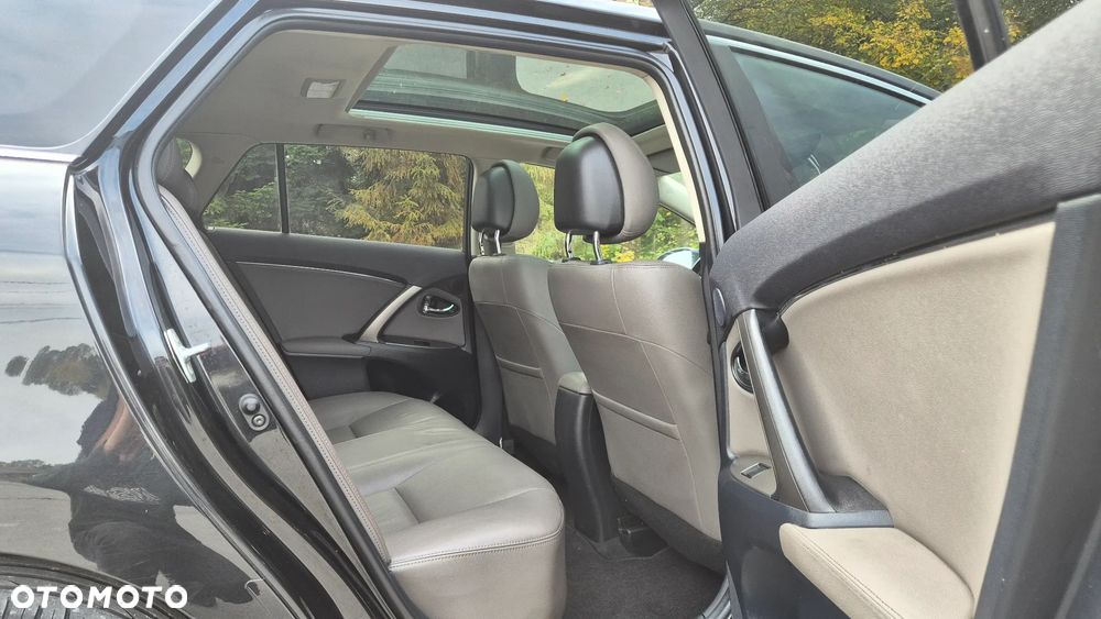 Toyota Avensis - 23