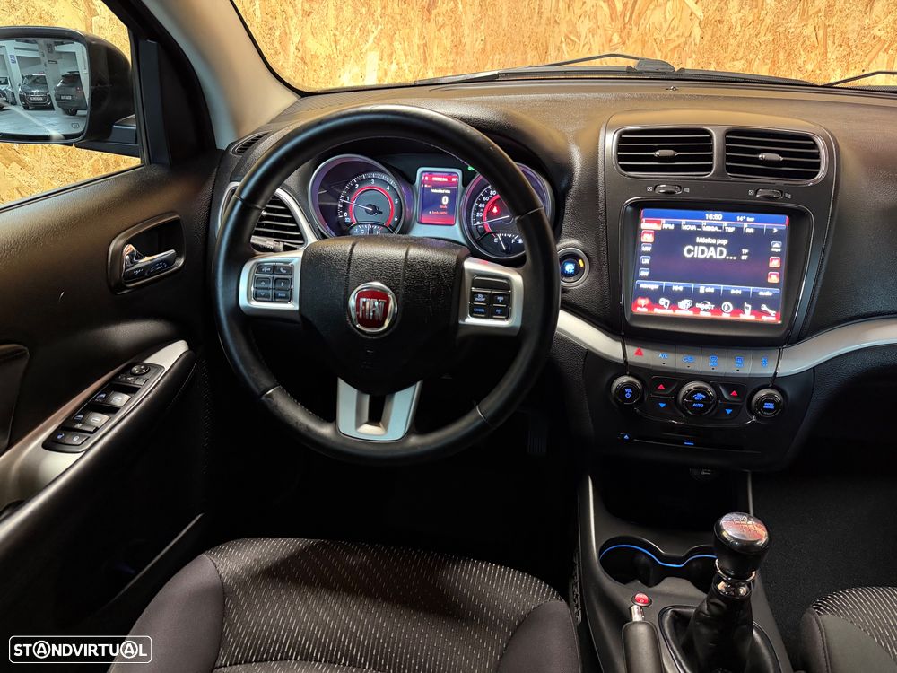 Fiat Freemont 2.0 M-Jet Urban - 21