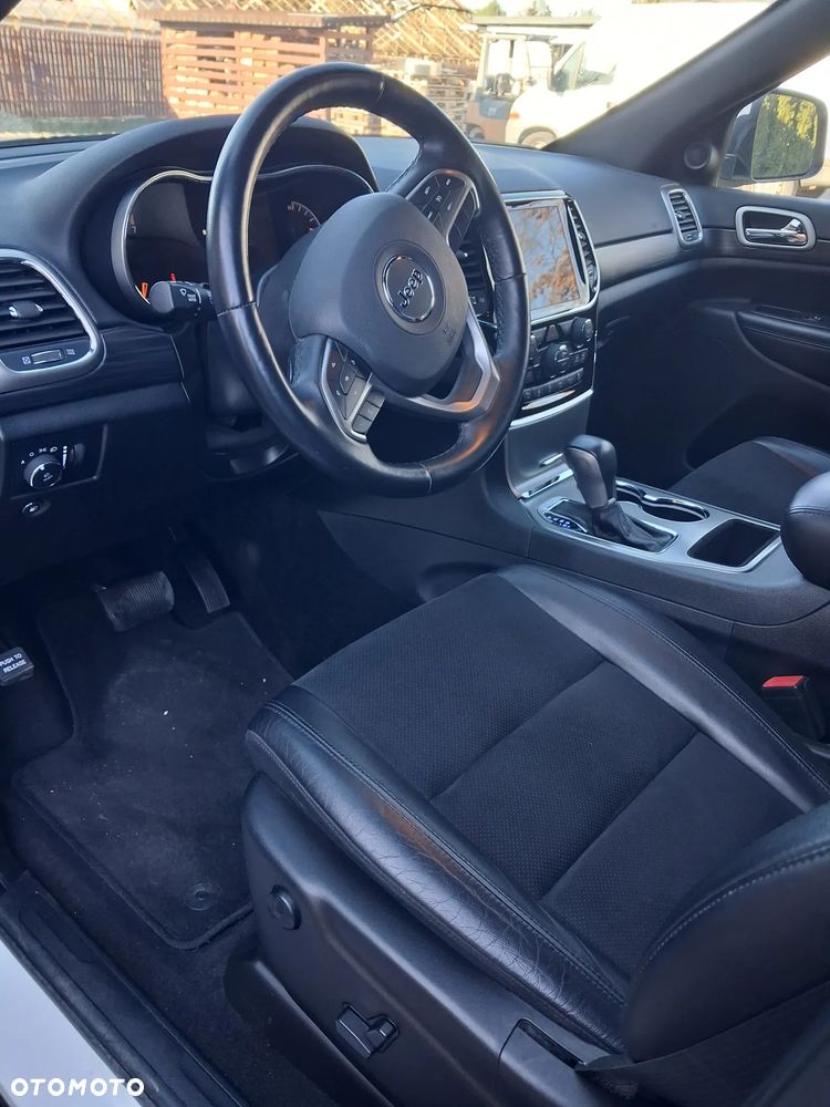 Jeep Grand Cherokee - 9