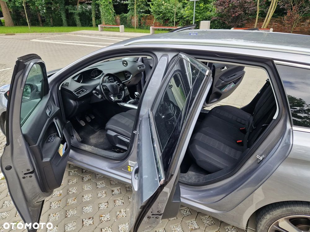 Peugeot 308 1.6 e-HDi Allure S&S - 9
