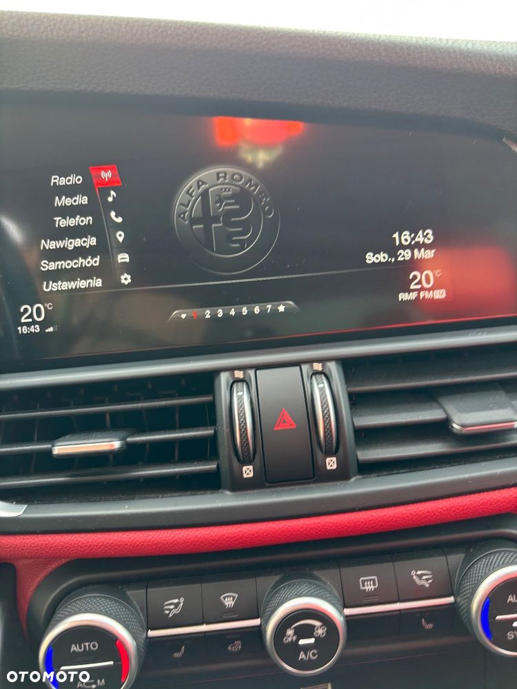 Alfa Romeo Giulia 2.0 Turbo 16V AT8 Veloce Ti - 16