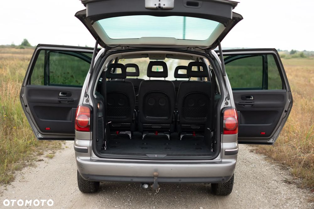 Volkswagen Sharan 2.0 TDI 4MOTION Blue Motion Life - 17