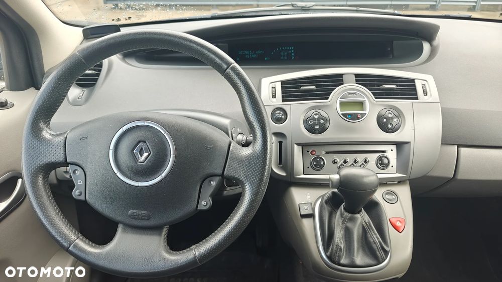 Renault Scenic 2.0 16V Privilege - 13