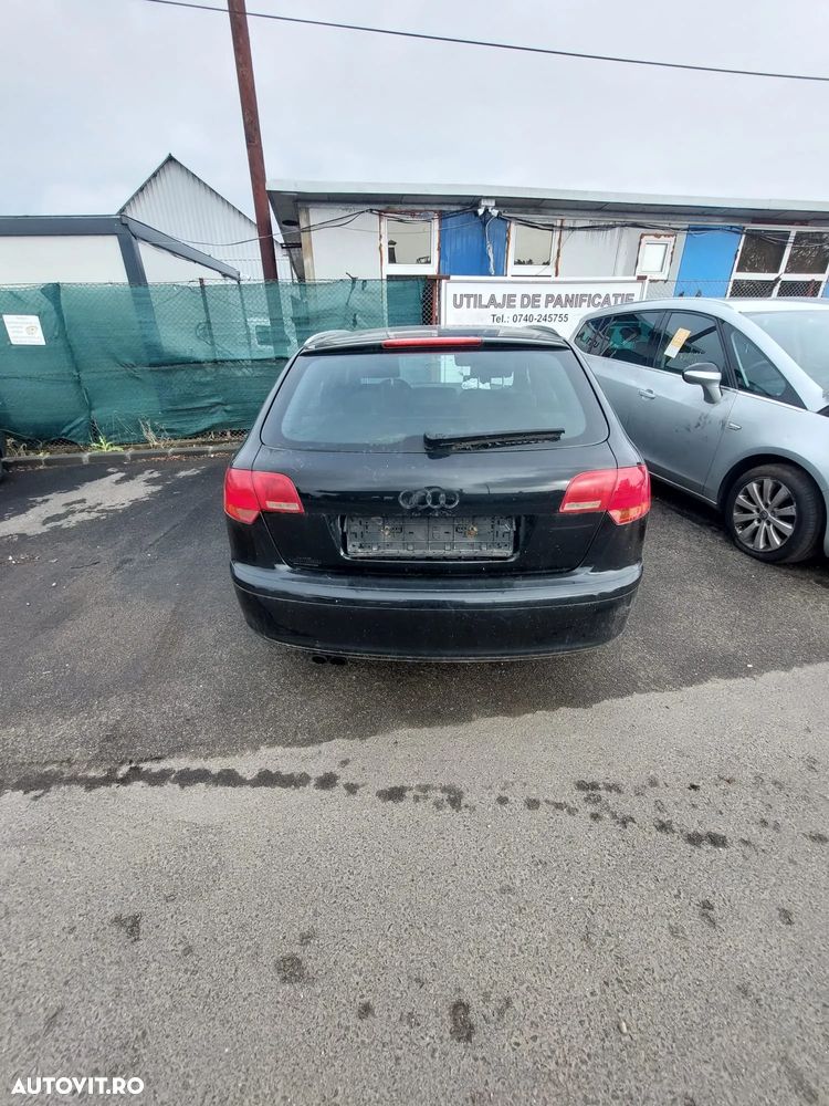 Dezmembrez Audi A3 8P - 5