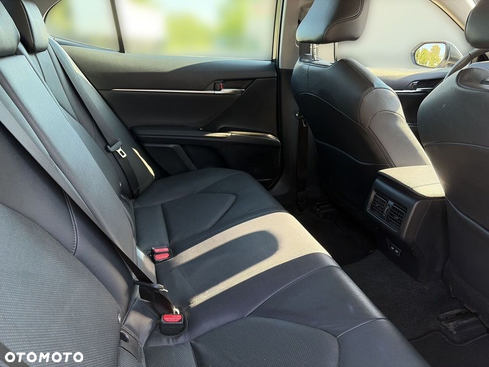 Toyota Camry 2.5 Hybrid Executive CVT - 14