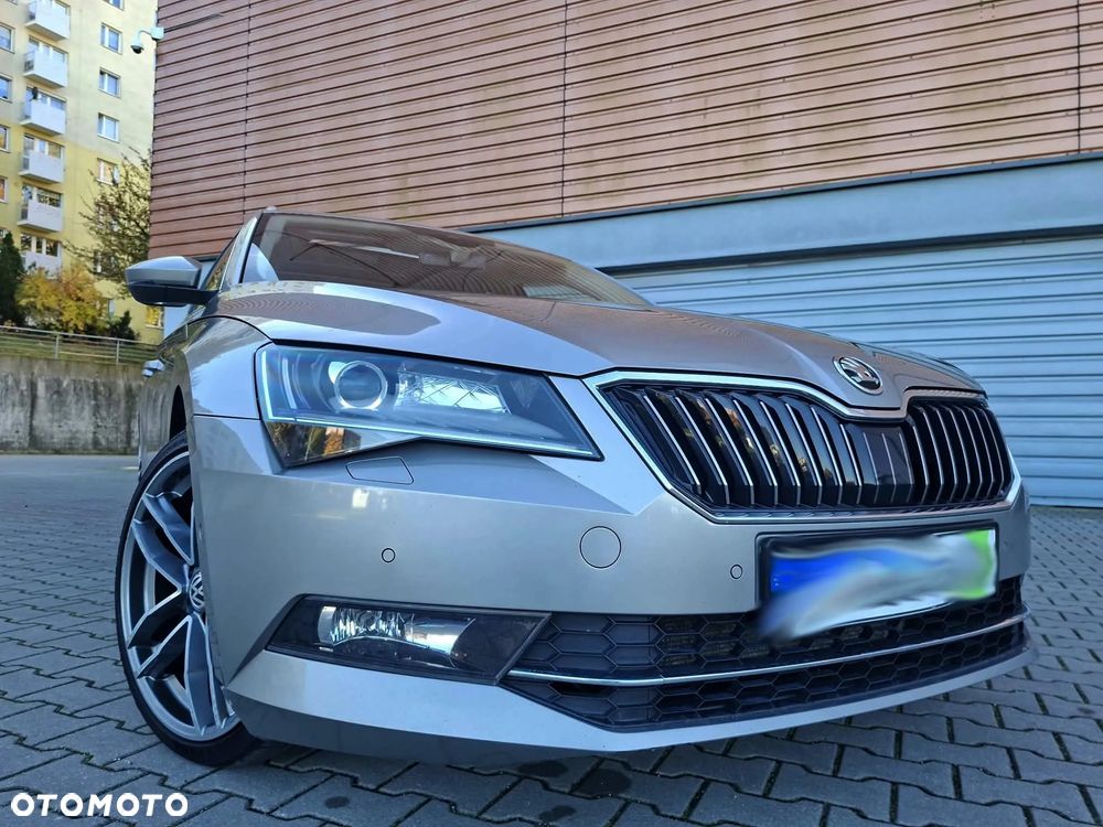 Skoda Superb 2.0 TDI Style DSG - 2