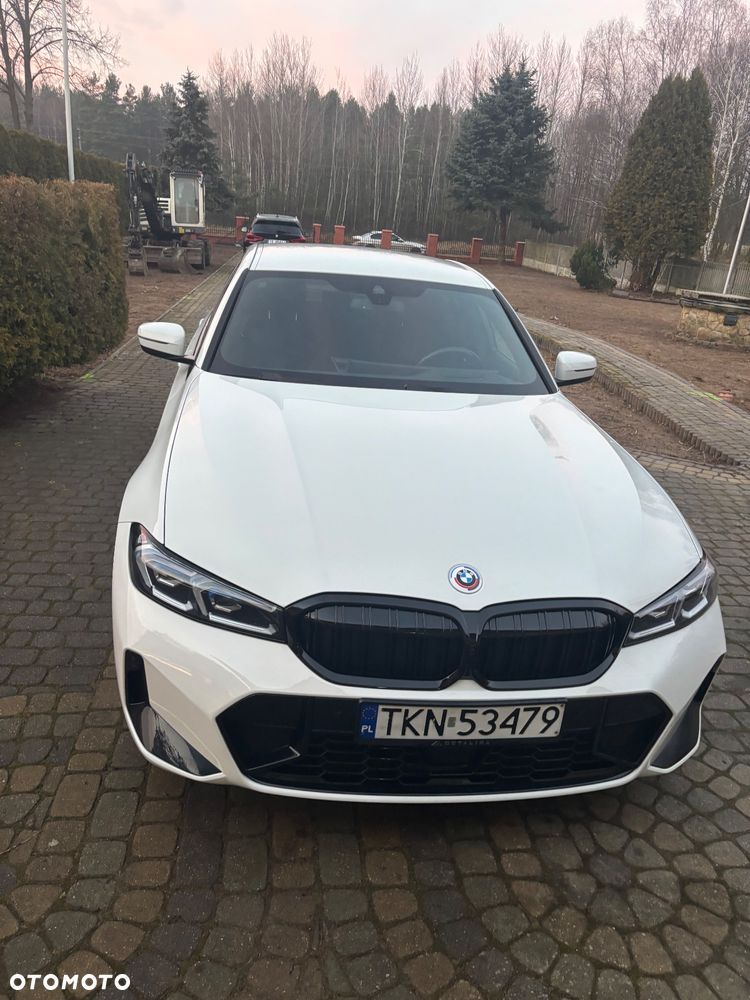 BMW Seria 3 330i xDrive - 13