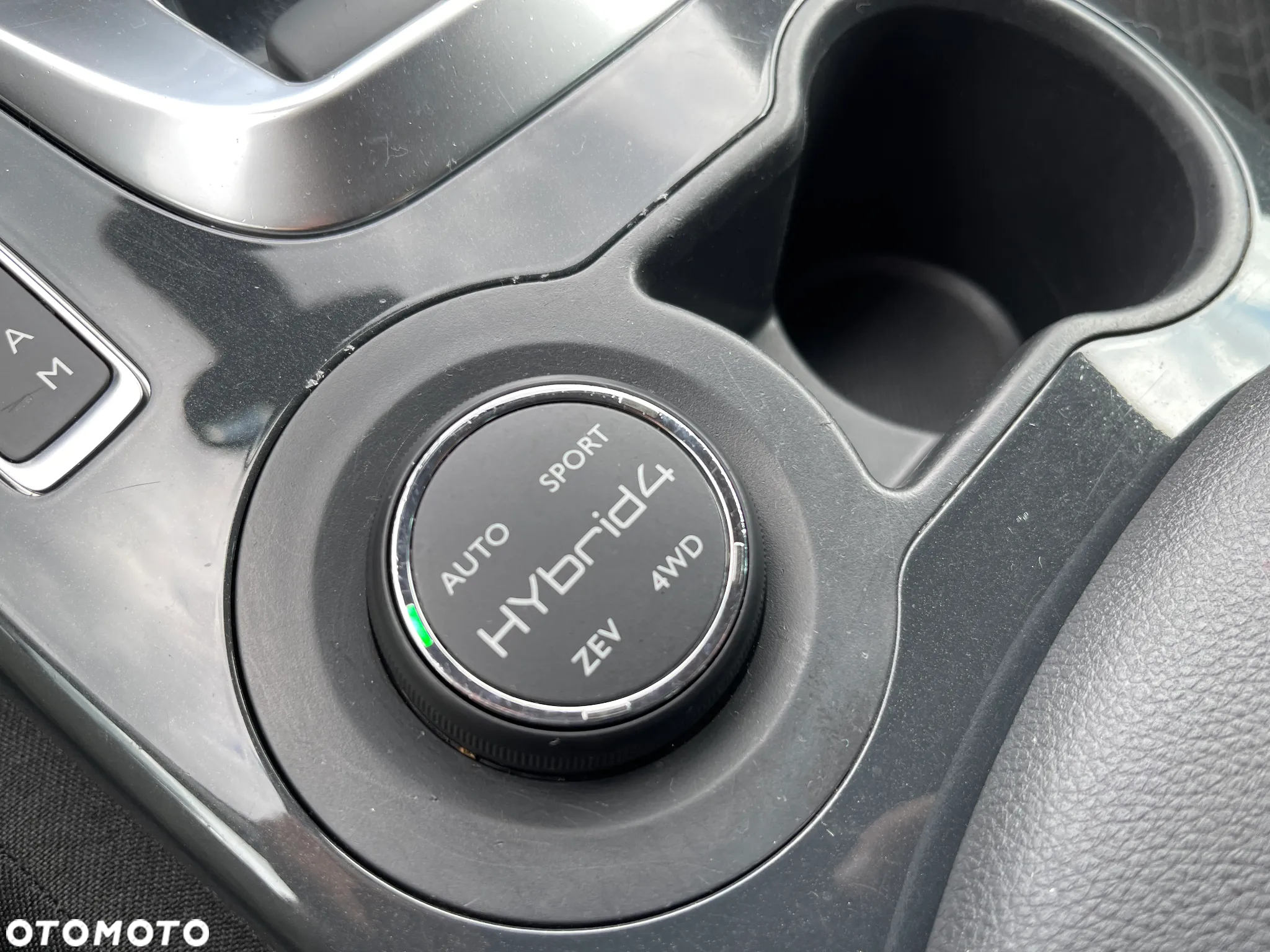Peugeot 3008 Hybrid4 - 17