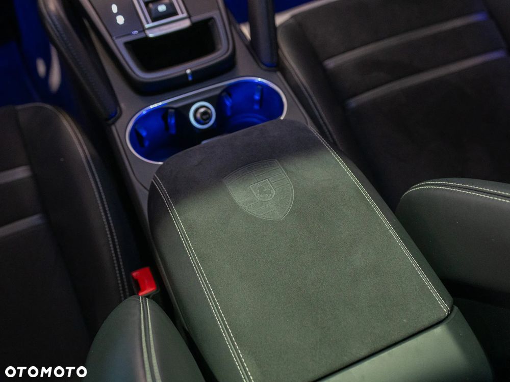 Porsche Cayenne - 26