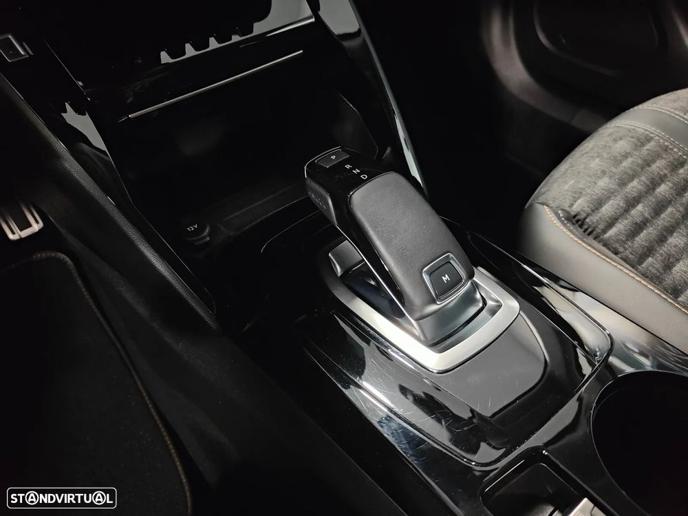 Peugeot 2008 1.2 PureTech Allure EAT8 - 49