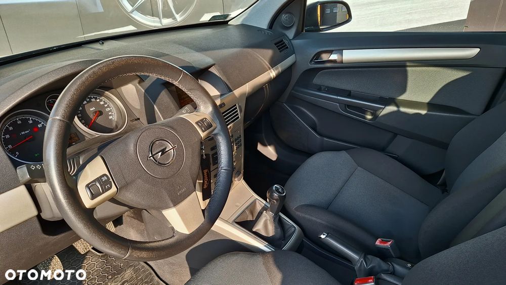 Opel Astra 1.6 - 9